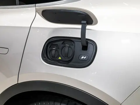 新年购车推荐乐道L60，续航、空间、配置都不错，关键是省钱