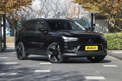 安全与续航双优，沃尔沃 XC70 定义豪华超混新标准