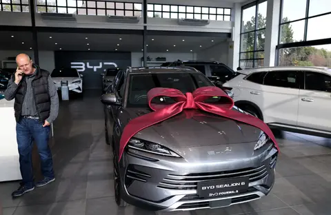 比亚迪销量“五连降”：国内市场遇冷，海外布局承压